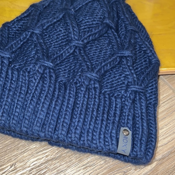 🌼 ROXY MEDIEVAL BLUE WINTER BEANIE 🌼 - Picture 8 of 8